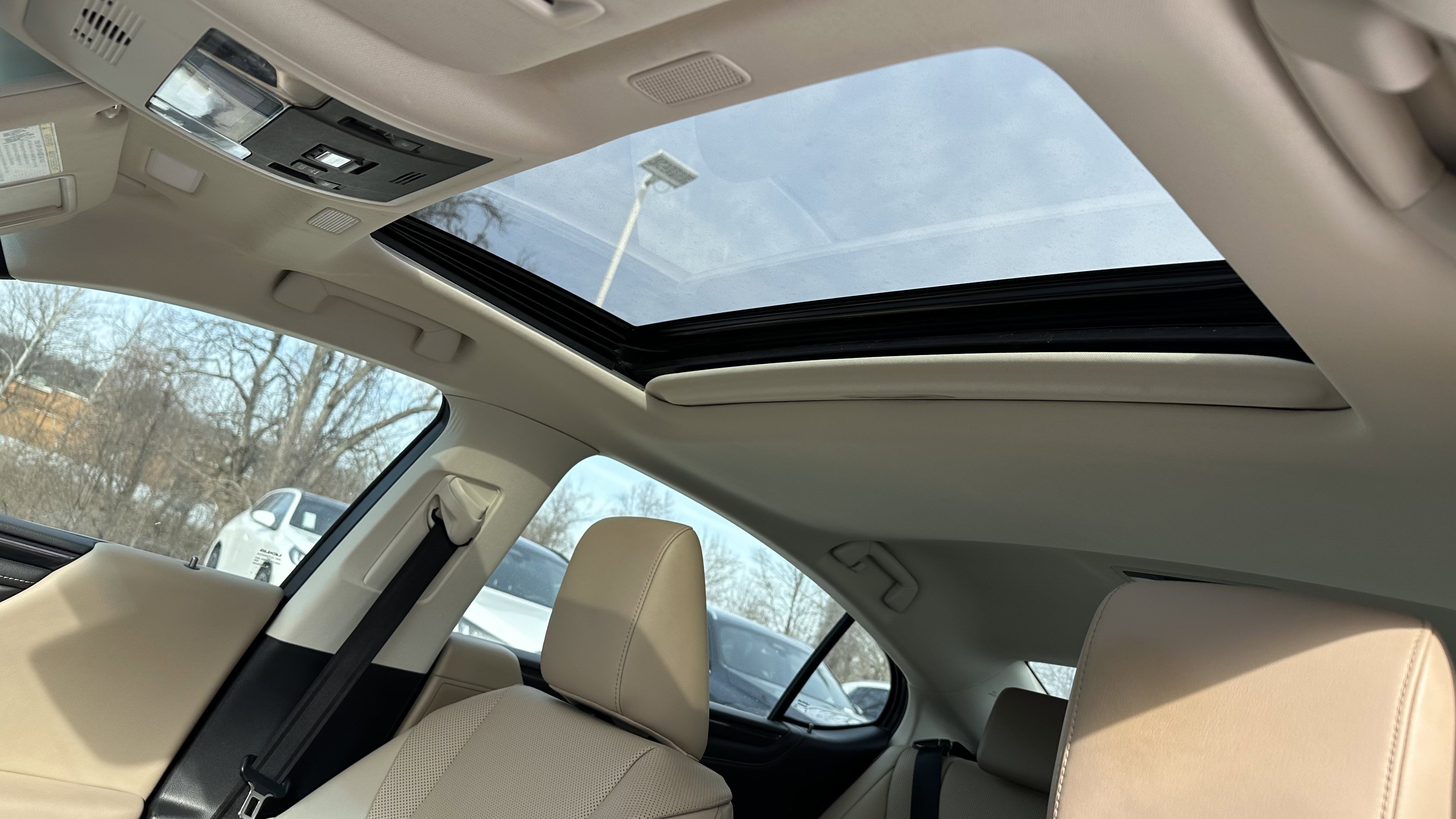 Used 2019 Lexus ES 350 image 29