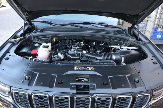 Used 2023 Jeep Grand Cherokee L Limited AWD/4WD image 49