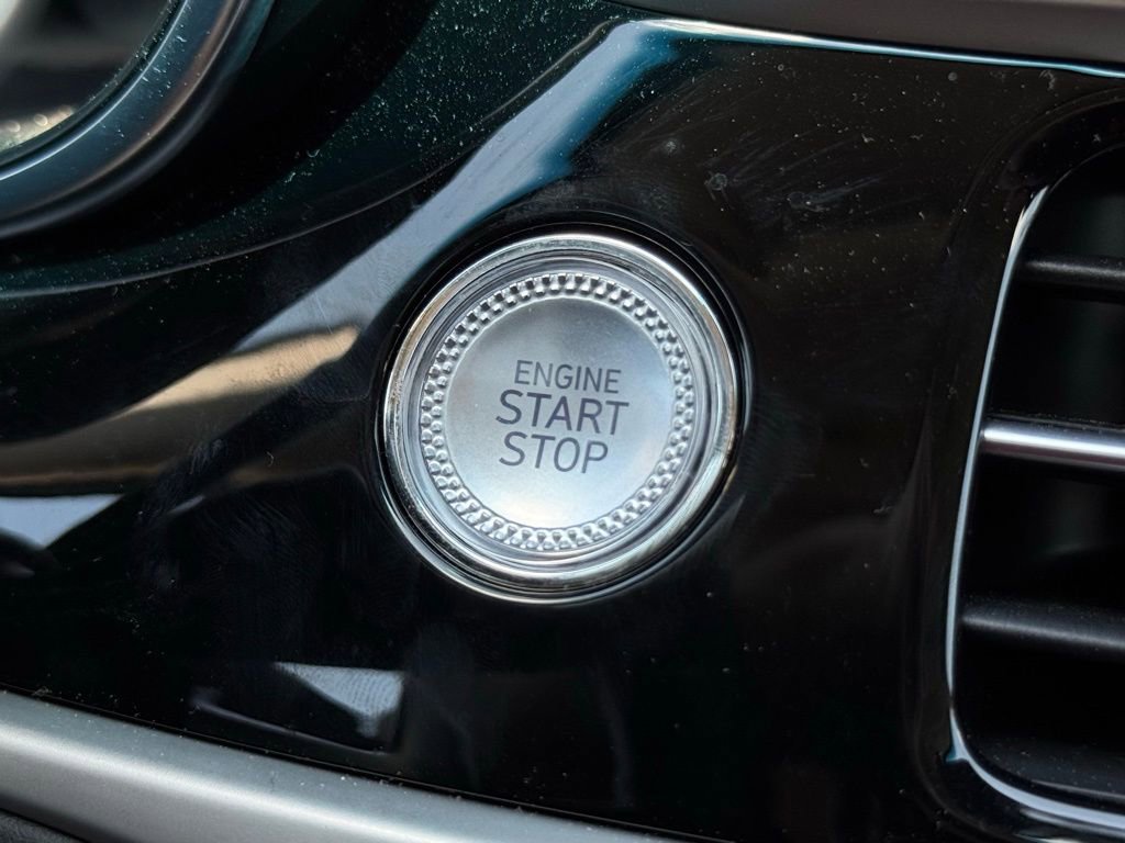 Used 2025 Genesis G70 2.5T image 33