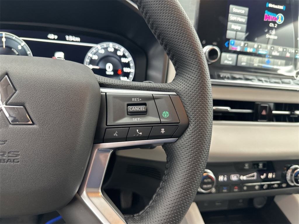 New 2025 Mitsubishi Outlander SEL image 27