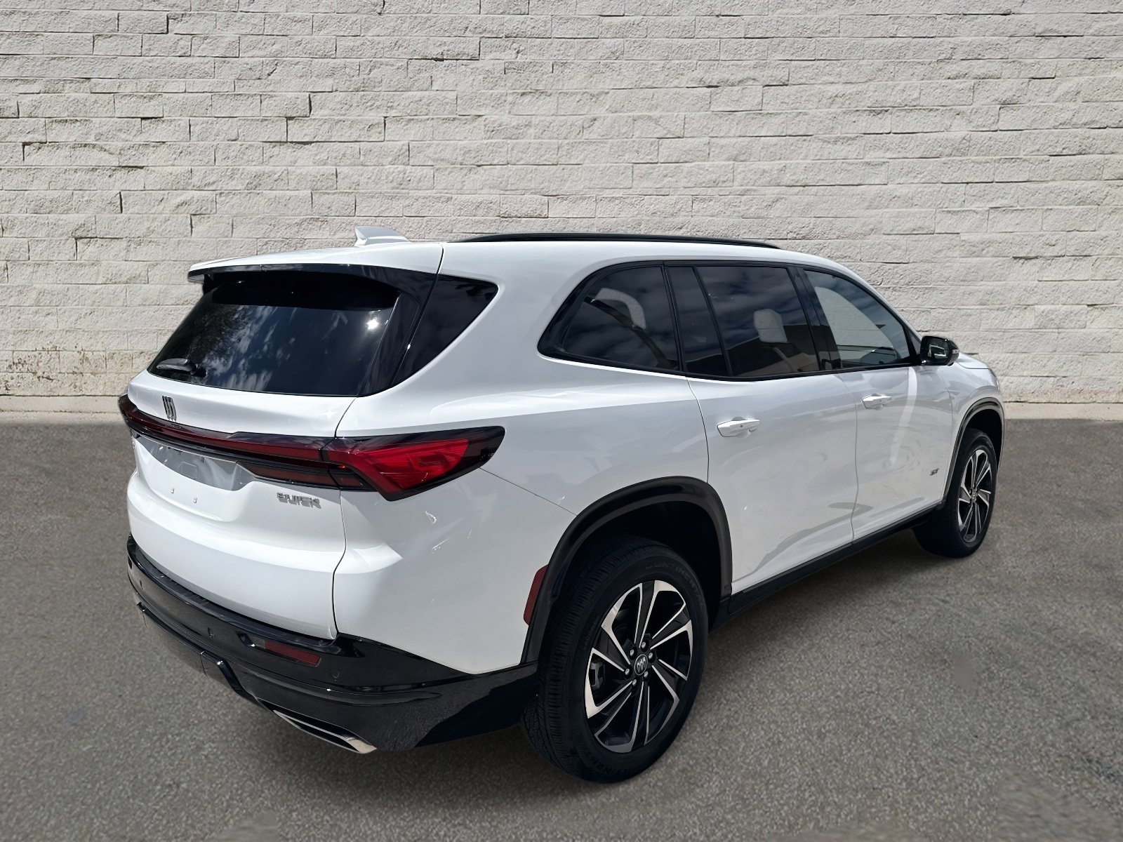 Used 2025 Buick Enclave Sport Touring image 5