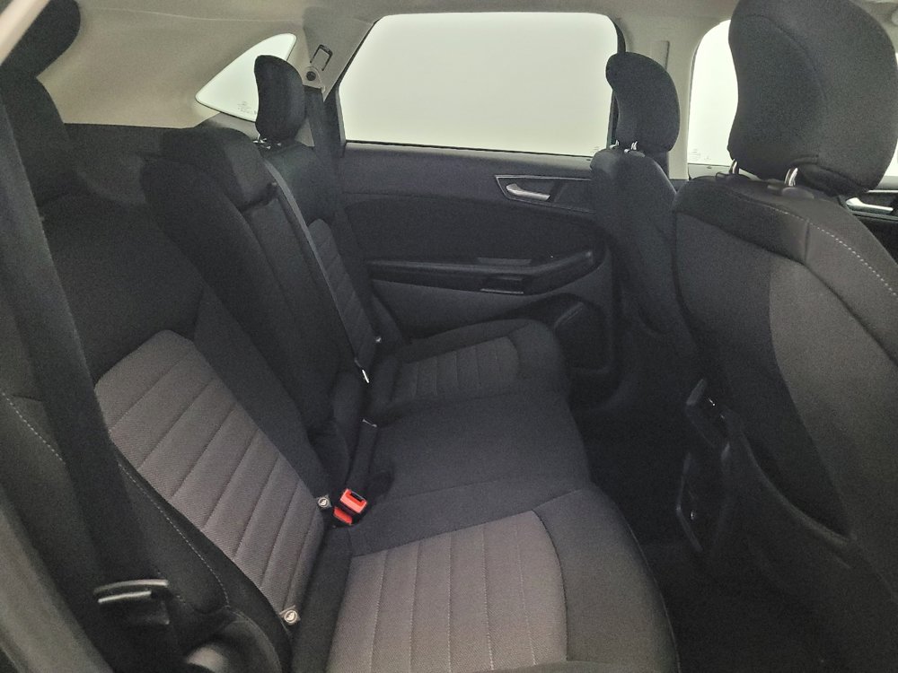 Used 2017 Ford Edge SE w/ Cargo Accessory Package image 19