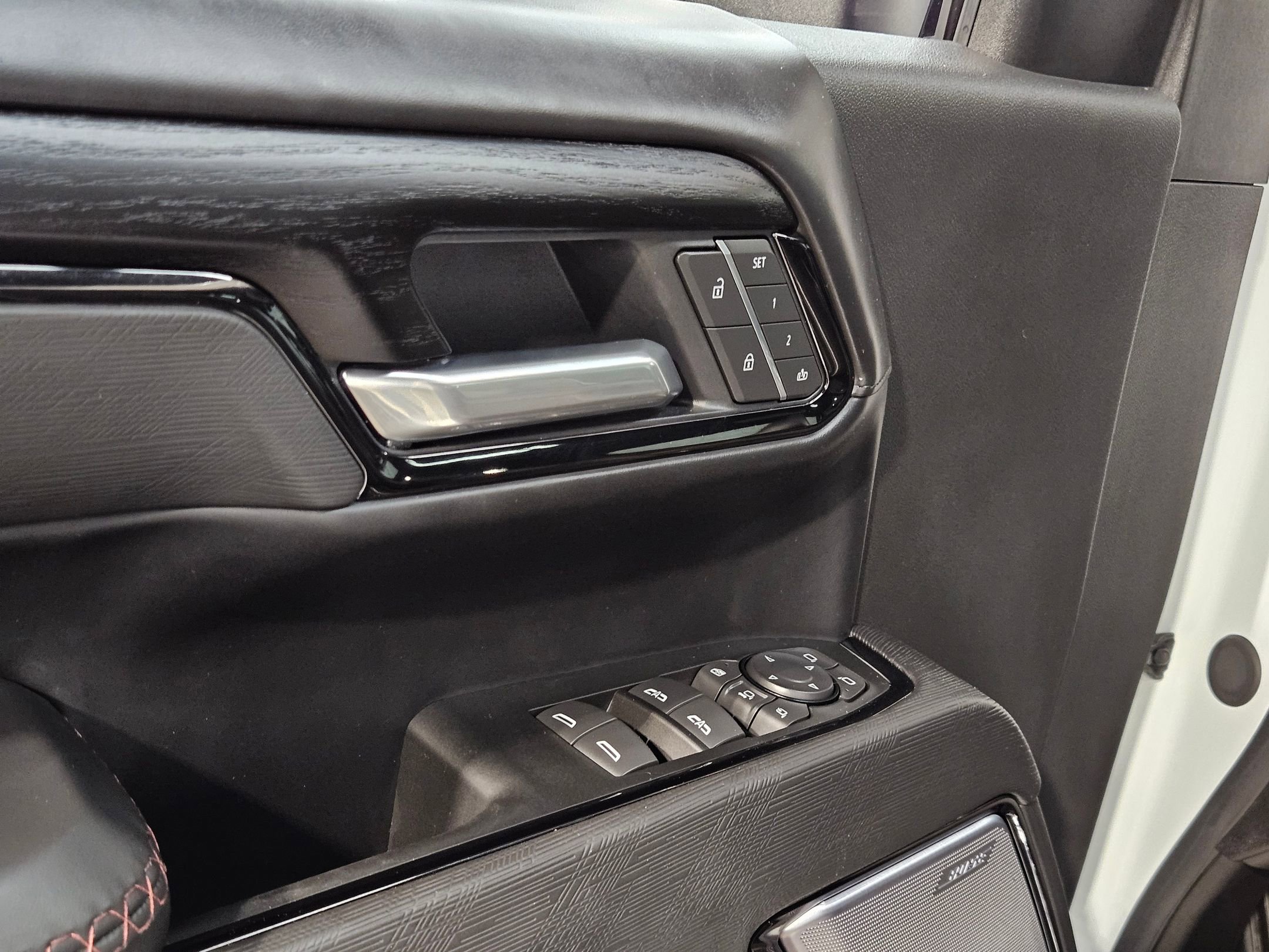 Used 2025 GMC Sierra 2500 AT4X image 21