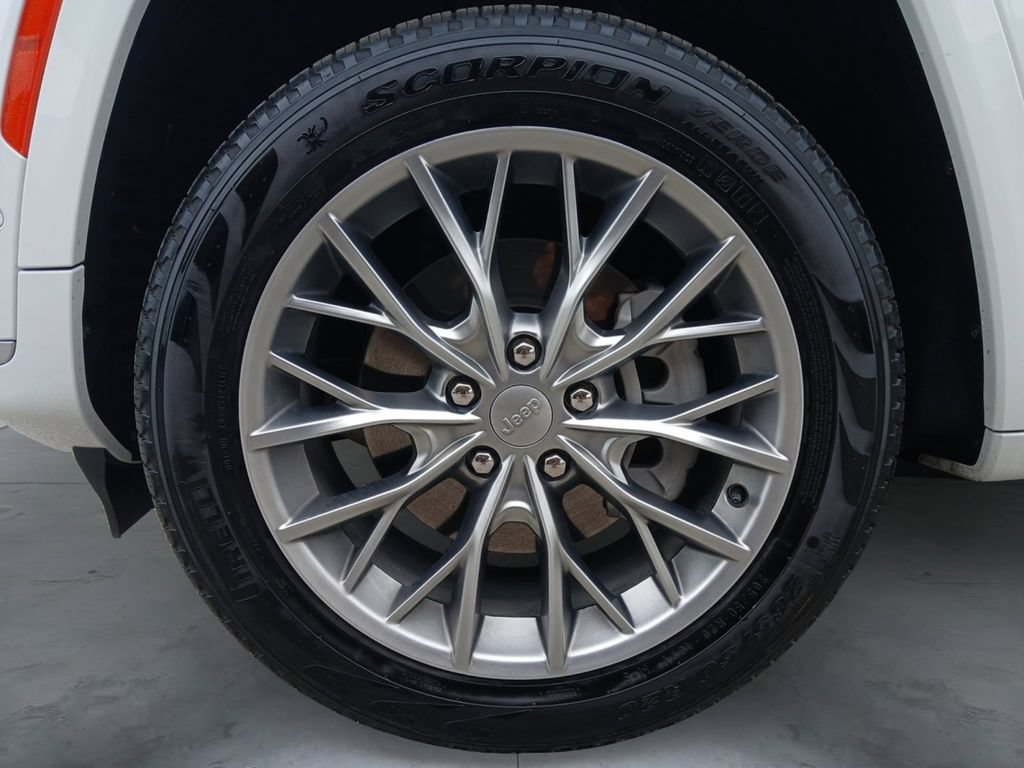 Used 2024 Jeep Grand Cherokee L Summit w/ Advanced Protech Group IV AWD/4WD image 14