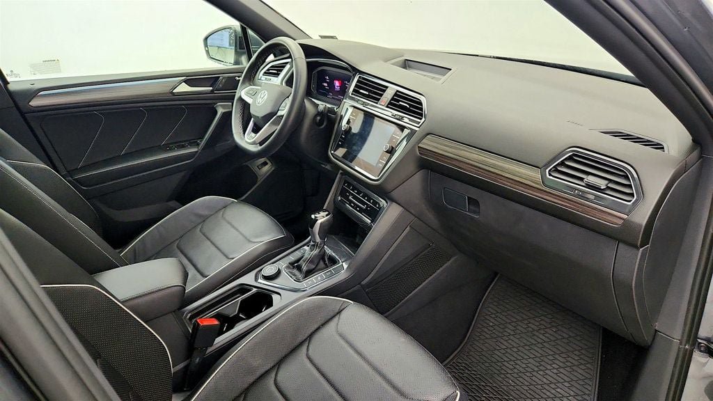 Used 2023 Volkswagen Tiguan SEL R-Line AWD/4WD image 25