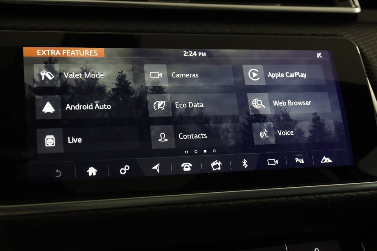 Used 2020 Land Rover Range Rover Velar R-Dynamic S AWD/4WD image 35