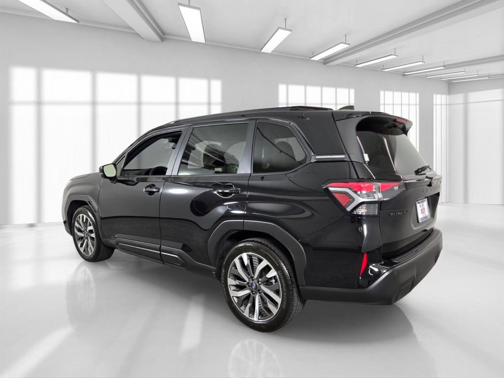 Used 2025 Subaru Forester Touring AWD/4WD image 5
