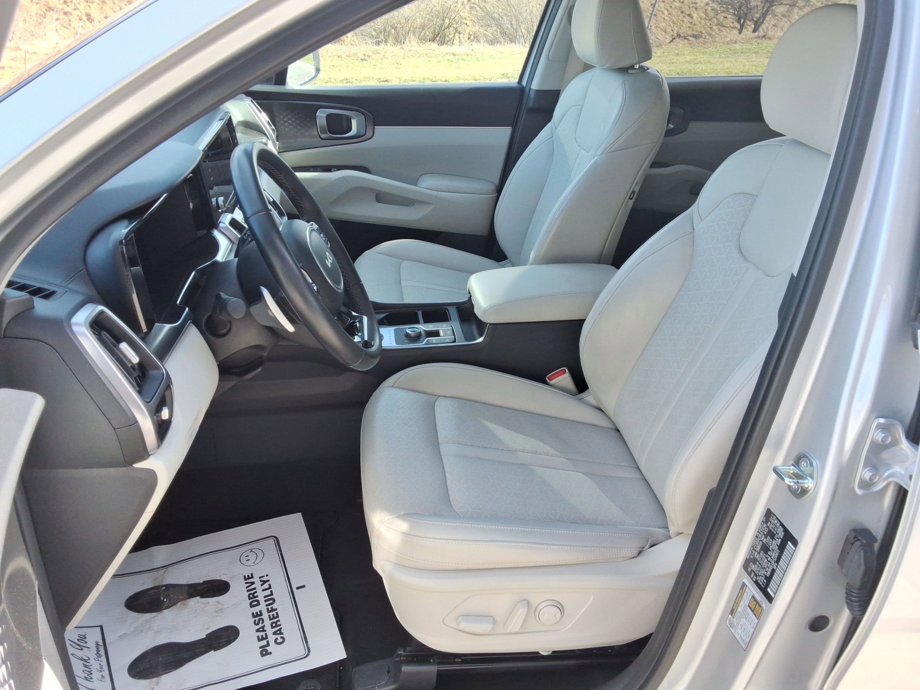 Used 2023 Kia Sorento EX image 25