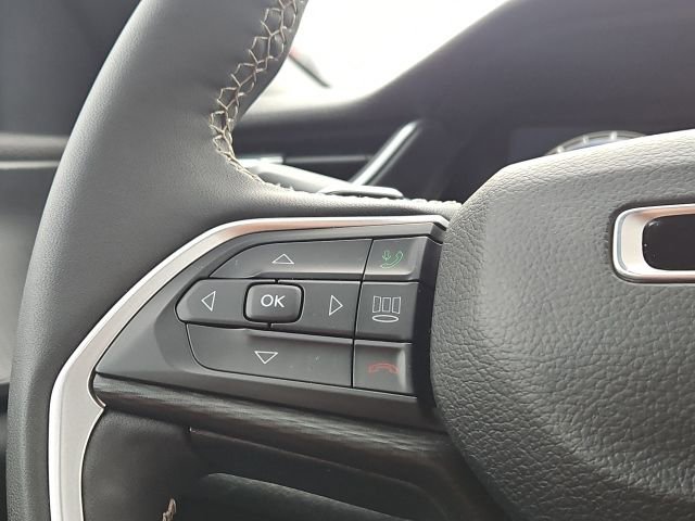 Used 2024 Jeep Grand Cherokee Altitude image 36