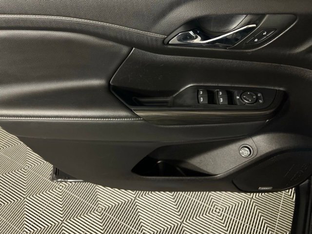 Used 2023 GMC Acadia SLT image 39