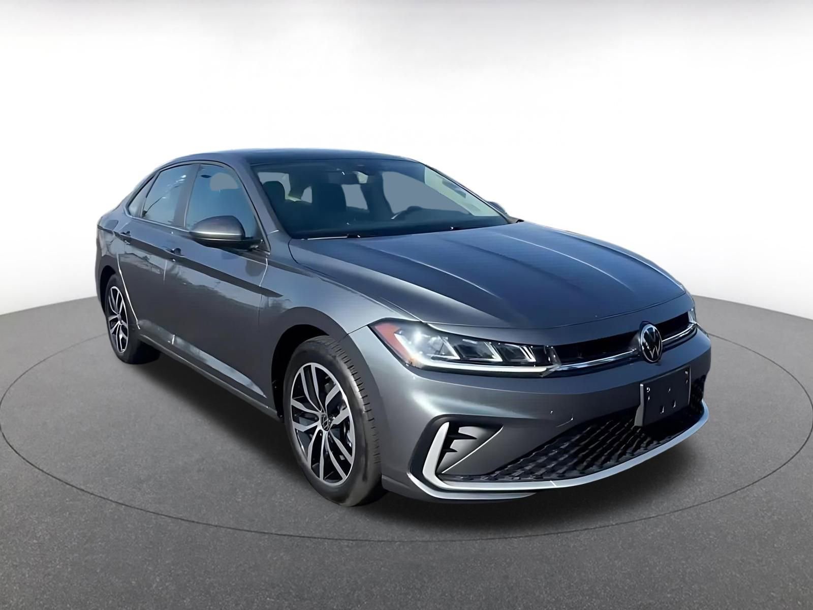 Used 2025 Volkswagen Jetta SE image 3