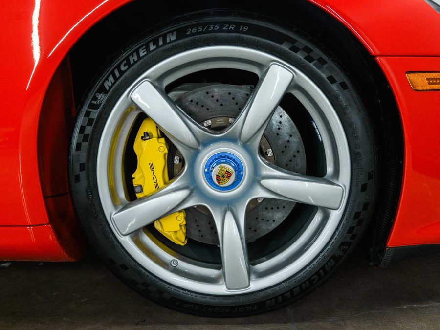 Used 2005 Porsche Carrera GT RWD image 15