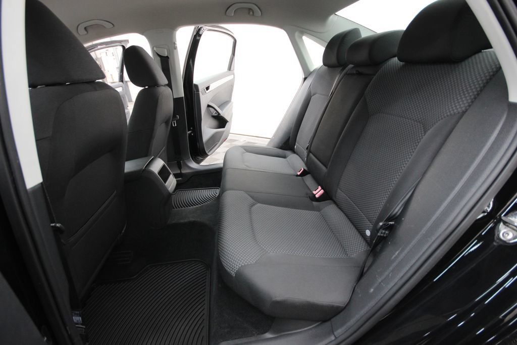 Used 2013 Volkswagen Passat 2.5 S FWD image 22