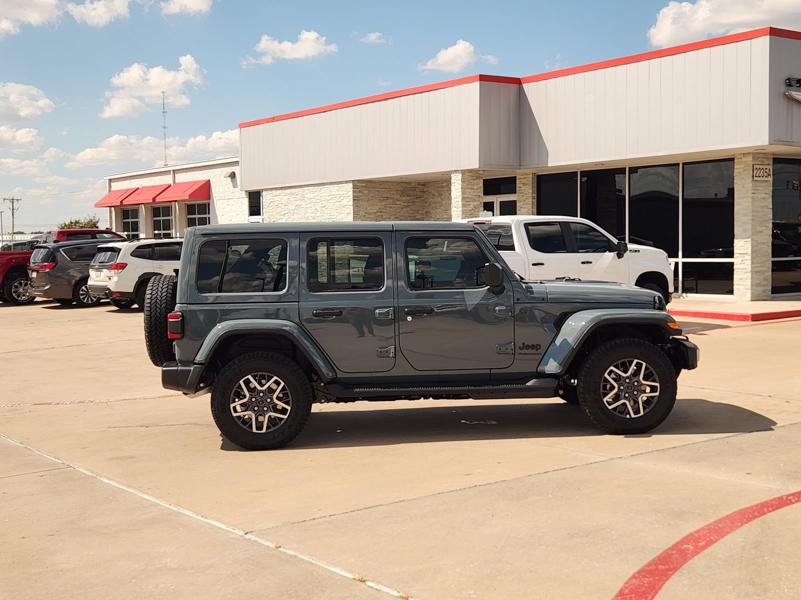 New 2026 Jeep Wrangler Unlimited Sahara AWD/4WD image 7