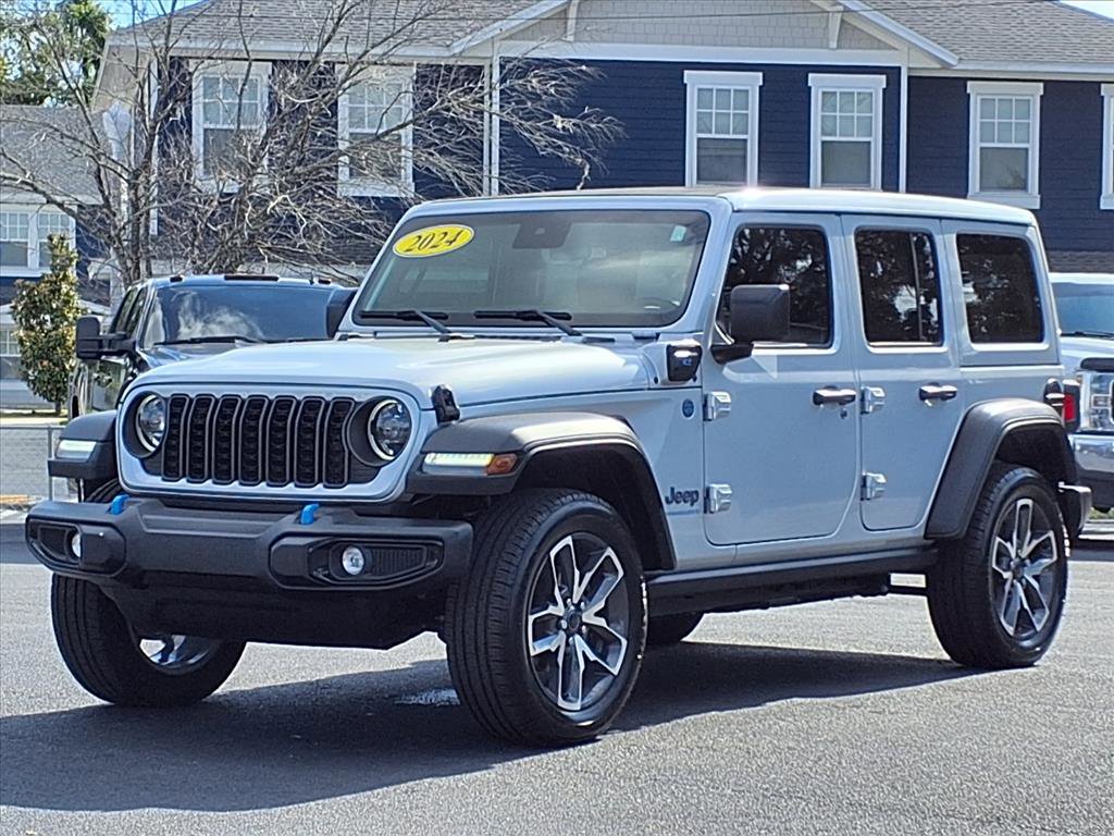 Used 2024 Jeep Wrangler Unlimited w/ LED Headlamp & Fog Lamp Group