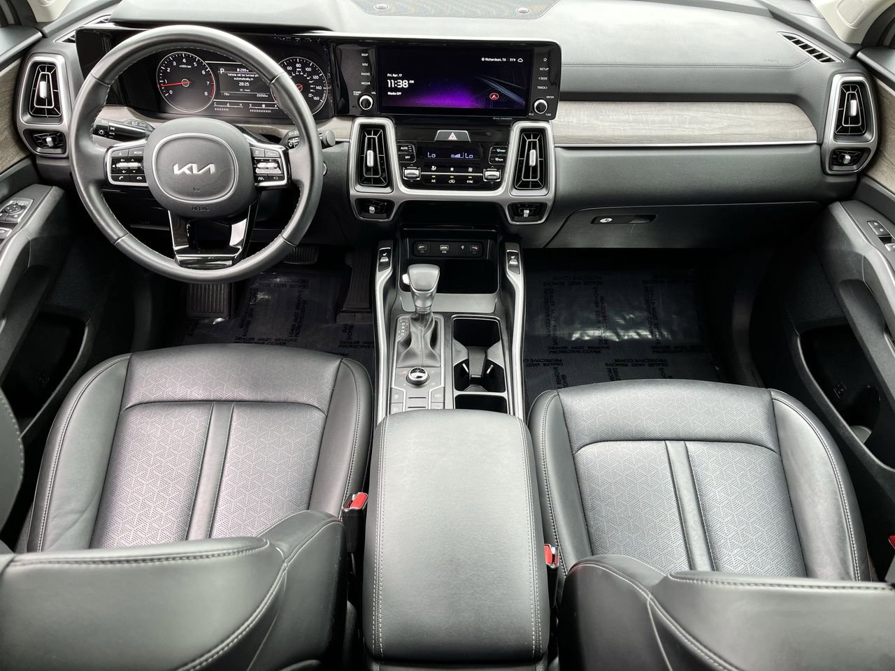 Used 2023 Kia Sorento S w/ Panoramic Sunroof Package AWD/4WD image 9