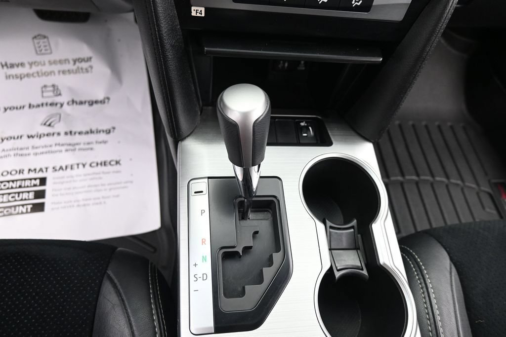 Used 2014 Toyota Camry SE w/ Leather Package FWD image 22
