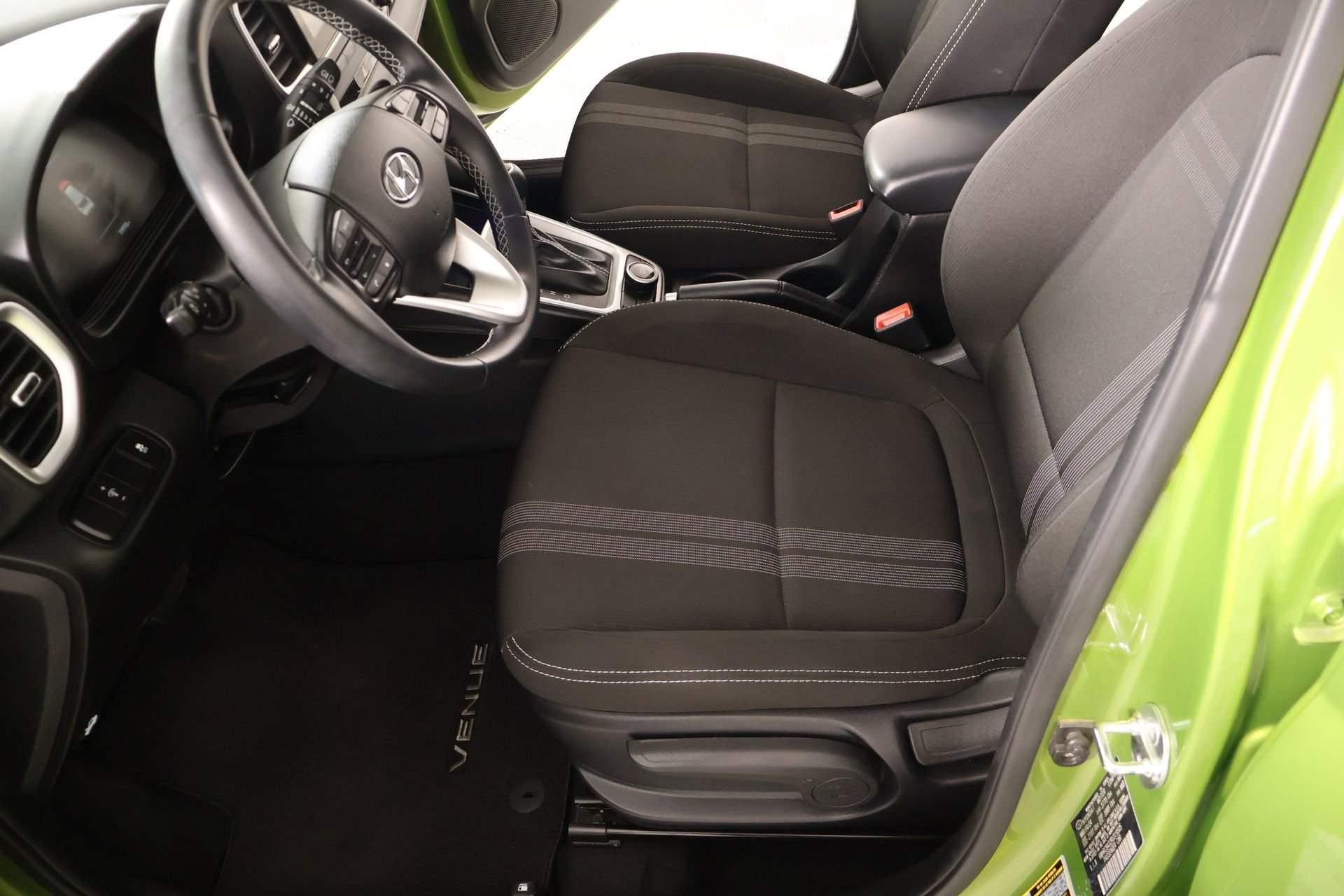 Used 2024 Hyundai Venue SEL FWD image 10