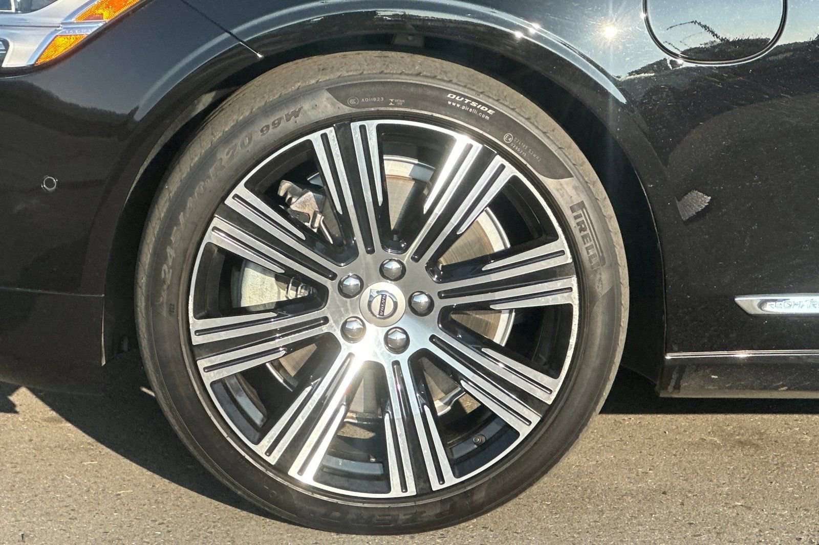 Used 2024 Volvo S90 T8 Ultimate image 11