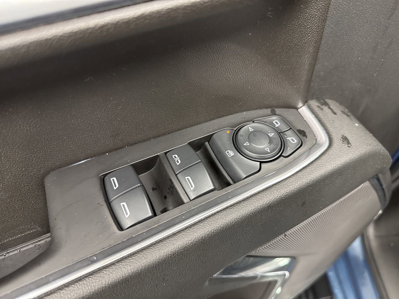 Used 2024 Chevrolet Silverado 1500 LT image 35