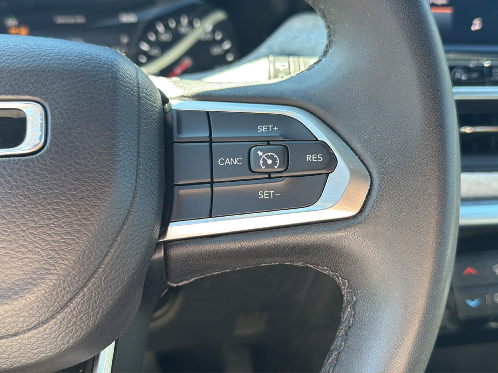 Used 2024 Jeep Compass Latitude AWD/4WD image 22