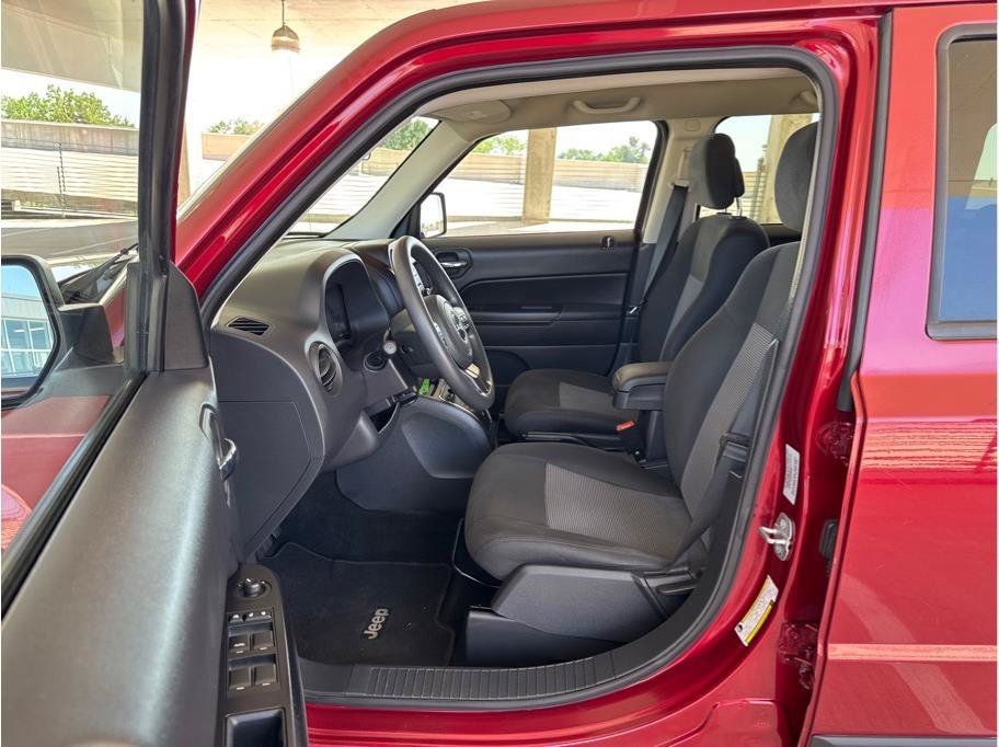 Used 2015 Jeep Patriot Sport w/ Power Value Group AWD/4WD image 10