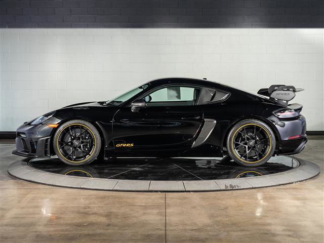 Used 2025 Porsche 718 Cayman GT4 RS RWD image 2