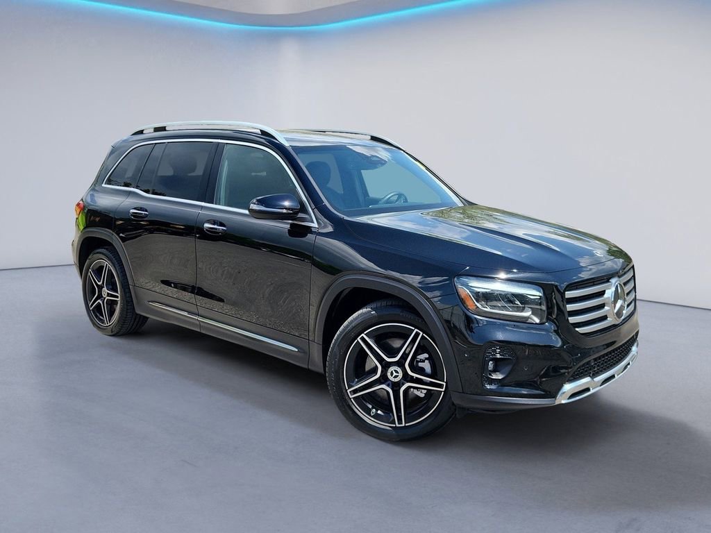 Used 2024 Mercedes-Benz GLB 250 image 2