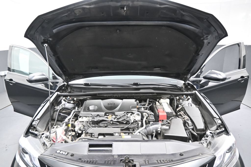 Used 2022 Toyota Camry XSE FWD image 38