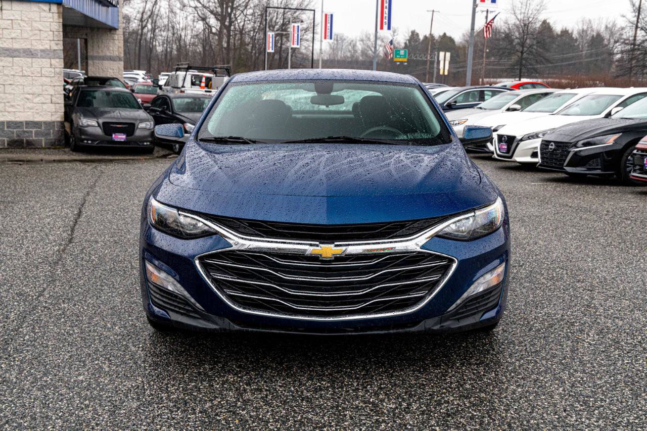 Used 2019 Chevrolet Malibu LT FWD image 2