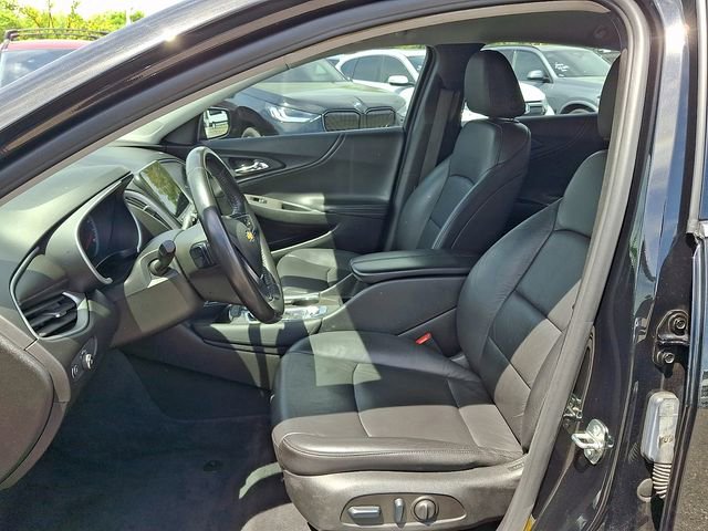 Used 2022 Chevrolet Malibu LT w/ Leather Package image 10