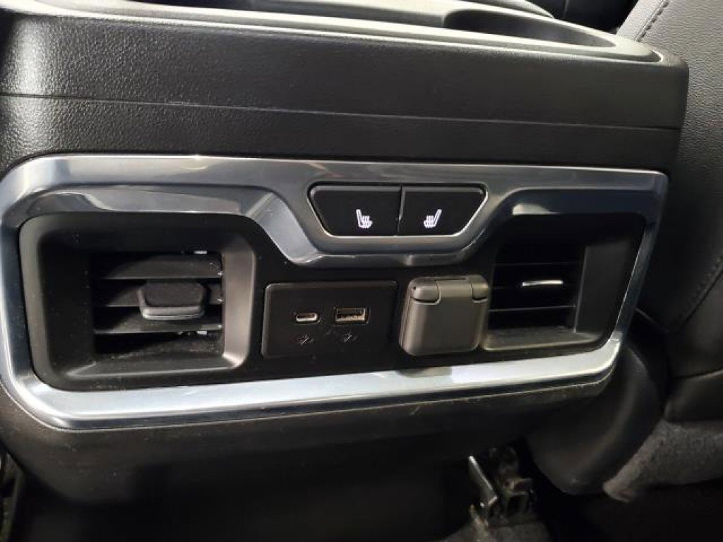 Used 2022 GMC Sierra 2500 AT4 w/ AT4 Premium Plus Package AWD/4WD image 12