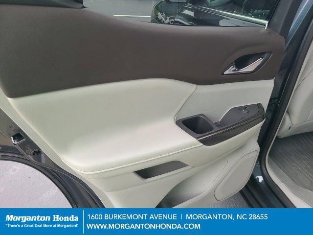 Used 2020 GMC Acadia SLT w/ LPO, Floor Liner Package FWD image 20