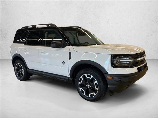 Used 2023 Ford Bronco Sport Outer Banks w/ Tech Package AWD/4WD image 3