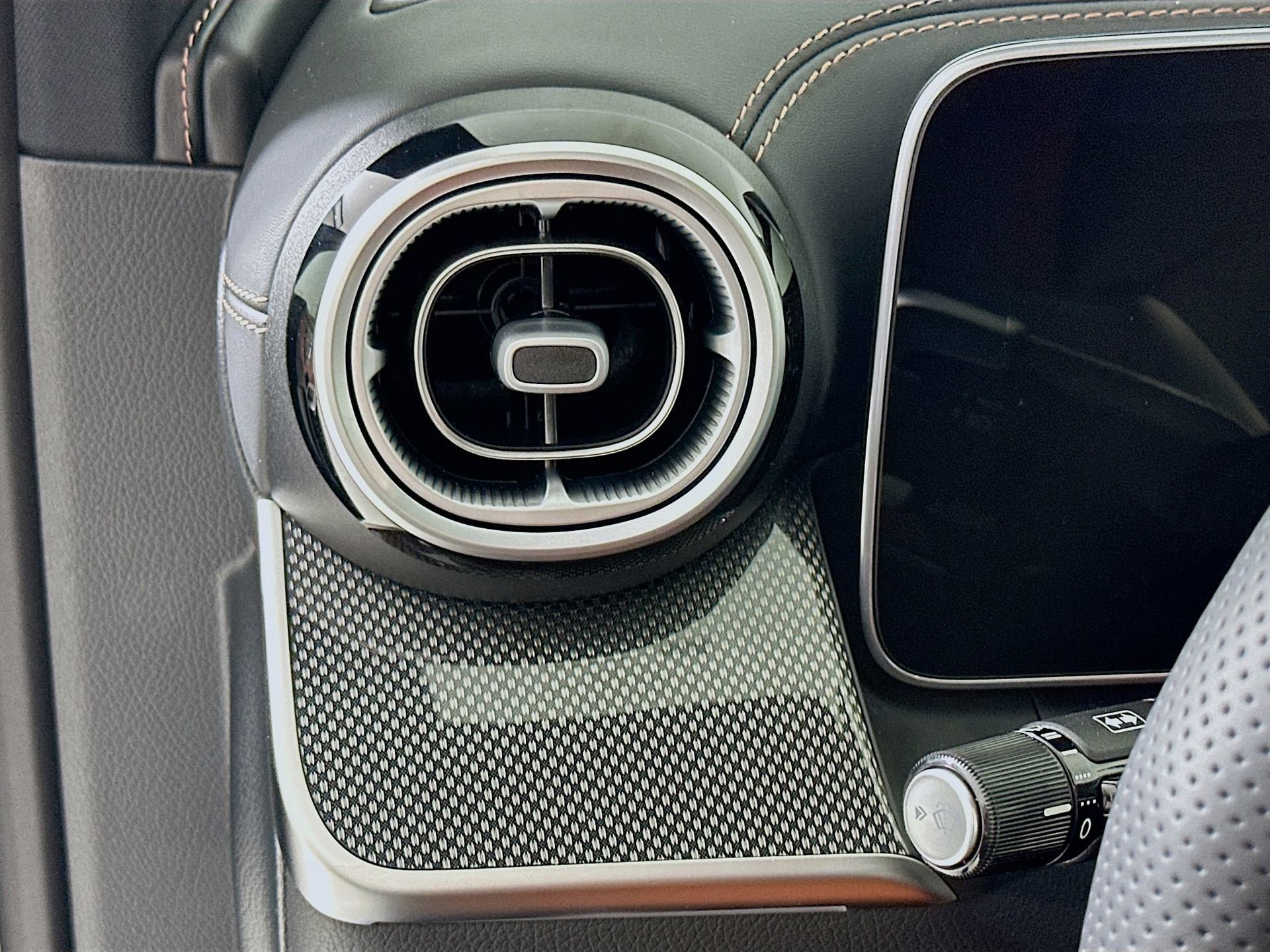 New 2026 Mercedes-Benz GLC 43 AMG 4MATIC image 11