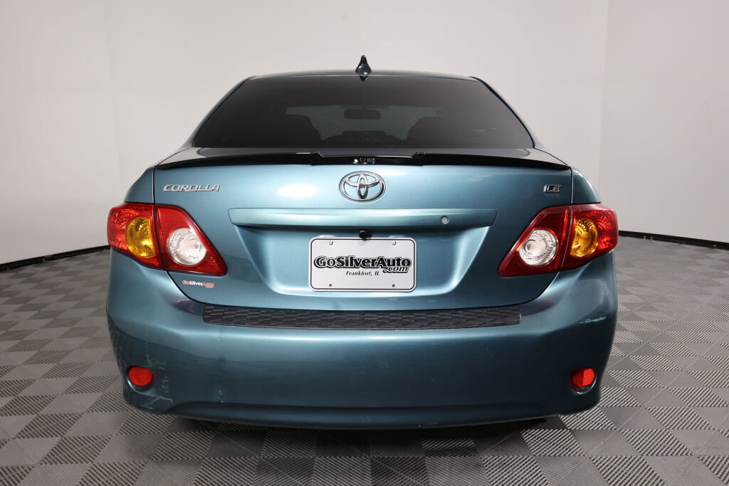 Used 2010 Toyota Corolla LE FWD image 3