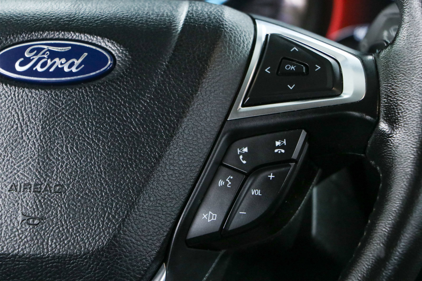 Used 2018 Ford Fusion SE w/ Equipment Group 201A FWD image 14
