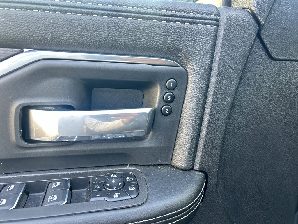 Used 2025 RAM 3500 Laramie image 24