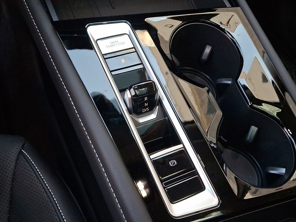 Certified 2025 Volkswagen Atlas SE w/ Panoramic Sunroof Package AWD/4WD image 15