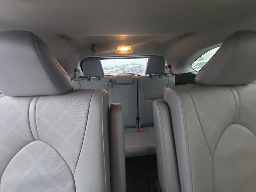 Used 2020 Toyota Highlander Platinum AWD/4WD image 17