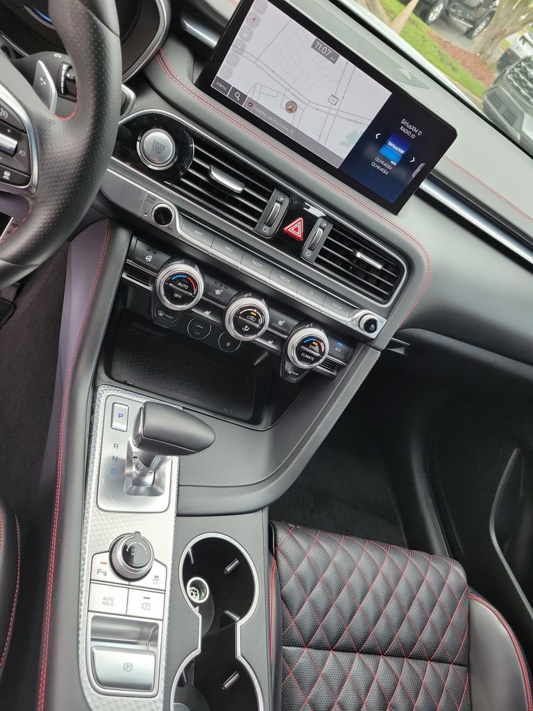 Used 2022 Genesis G70 3.3T RWD image 39