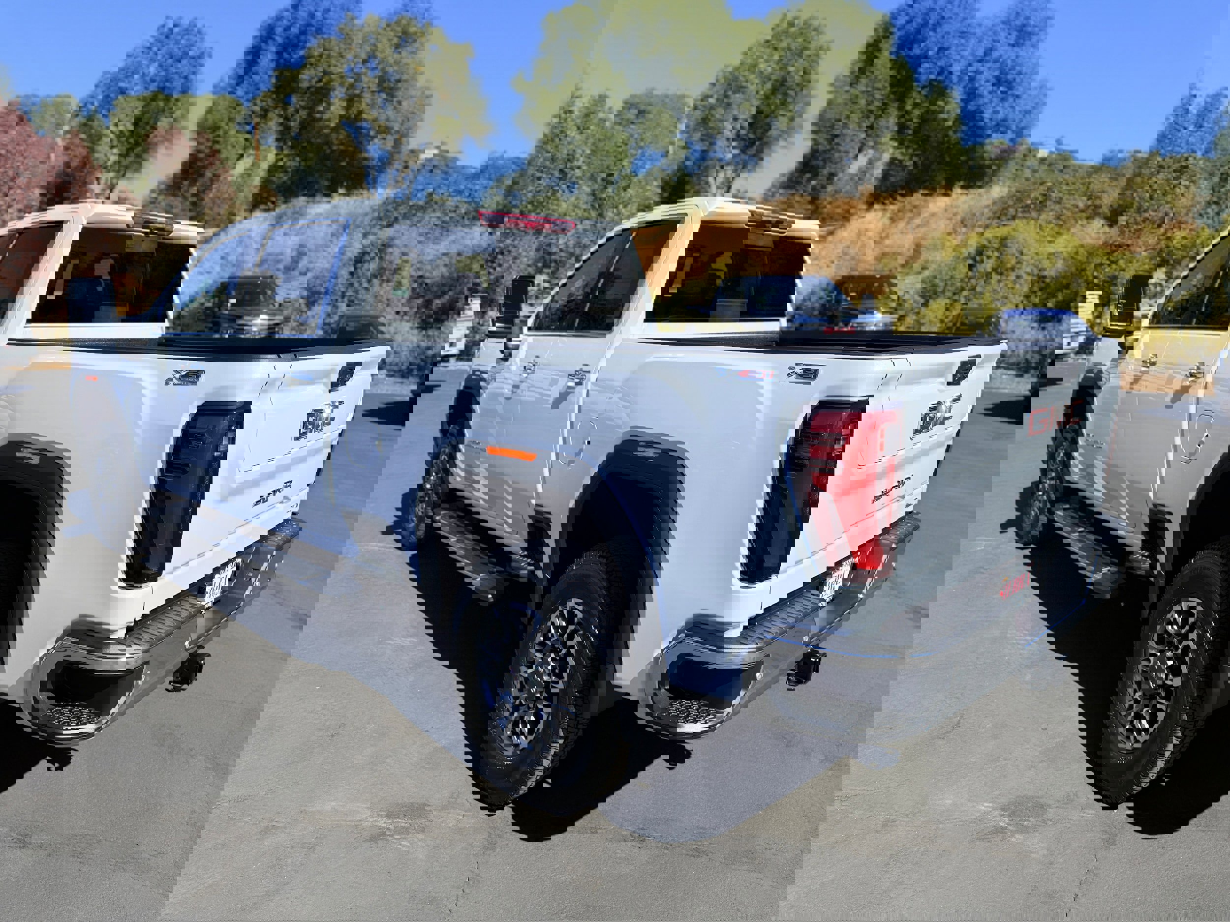 New 2026 GMC Sierra 2500 SLT w/ SLT Premium Package image 6