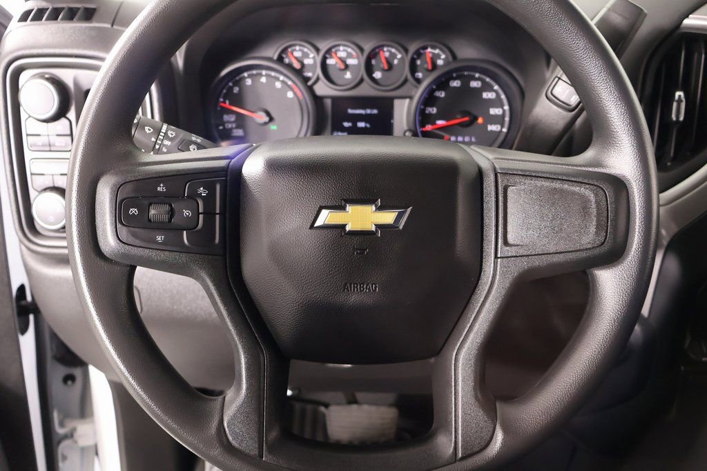 Used 2024 Chevrolet Silverado 1500 Custom image 3