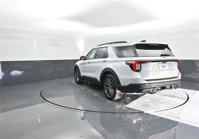 New 2026 Ford Explorer ST image 5