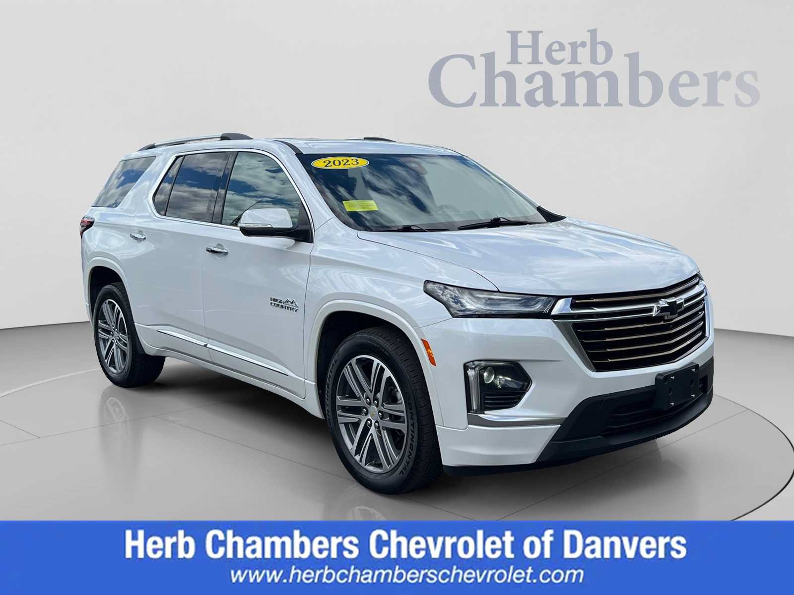 Used 2023 Chevrolet Traverse High Country AWD/4WD image 1