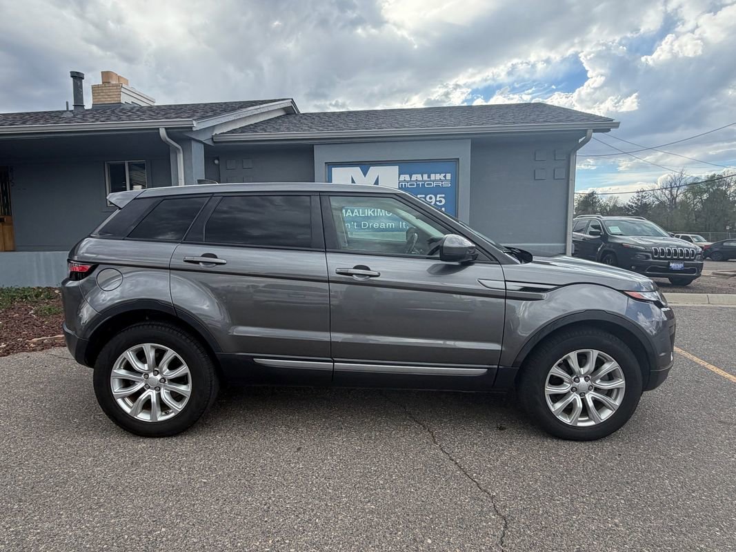 Used 2019 Land Rover Range Rover Evoque SE image 9