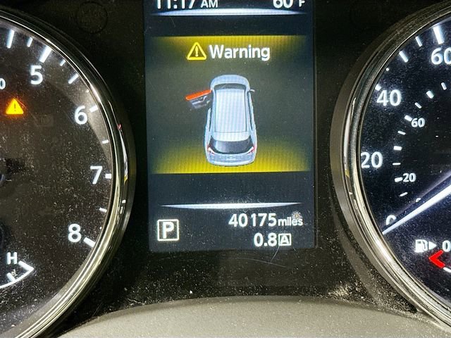 Used 2016 Nissan Rogue SV w/ SV Moonroof Package AWD/4WD image 12
