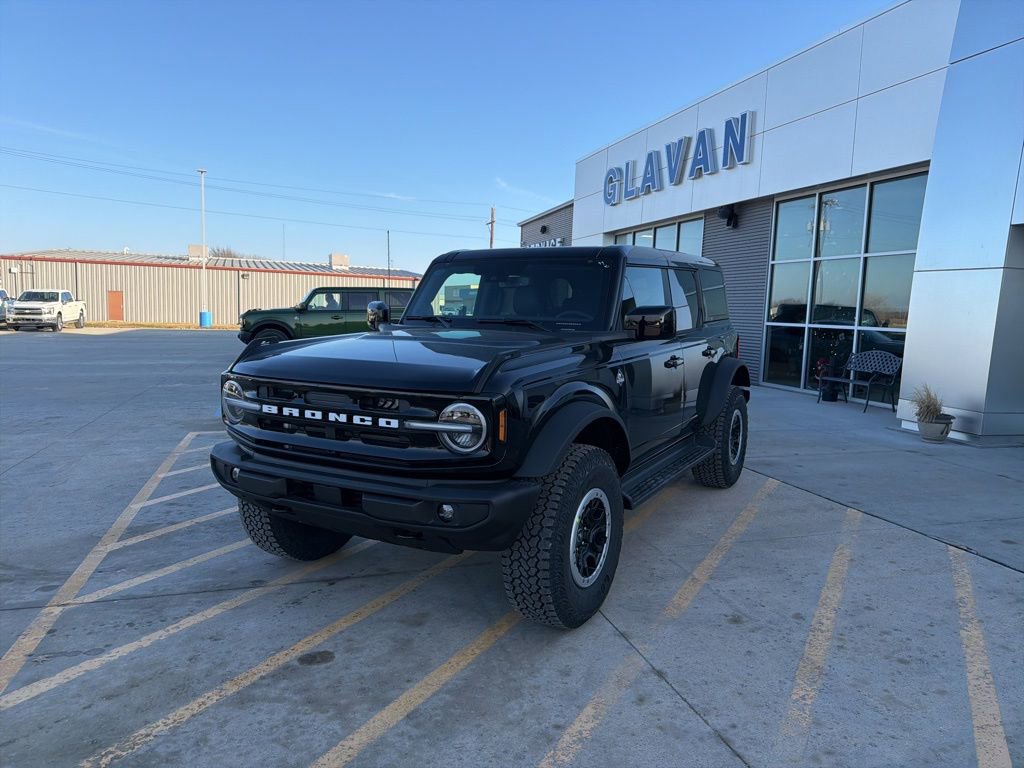 New 2025 Ford Bronco Outer Banks w/ Sasquatch Package image 3