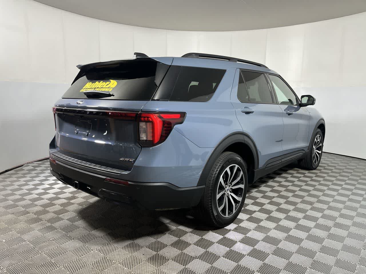 Used 2025 Ford Explorer ST-Line AWD/4WD image 8