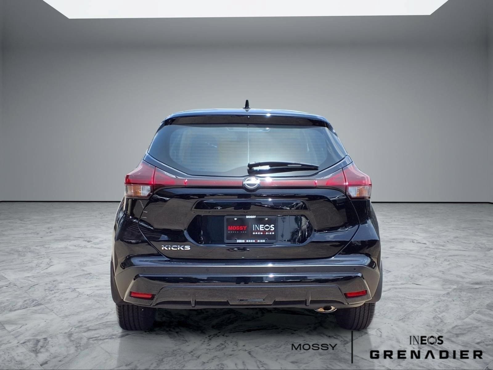 Used 2024 Nissan Kicks S FWD image 6